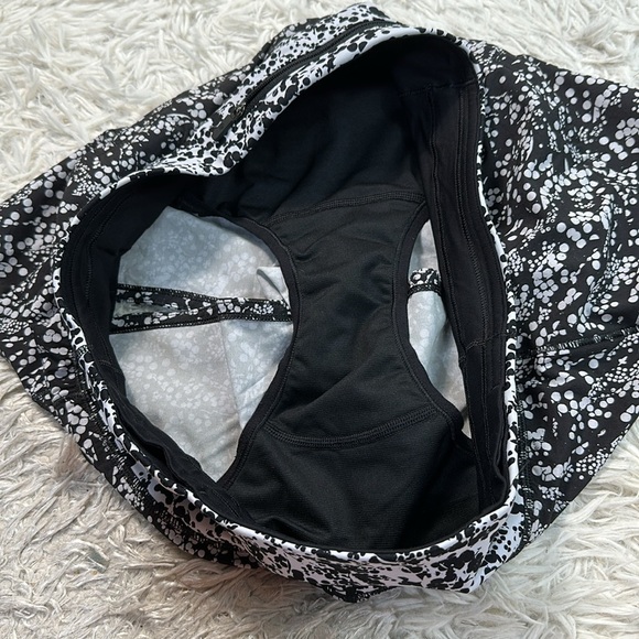 Lululemon Speed Up Short *2.5" Chirasu Black / Chirakasu Alpine White - Picture 3 of 6